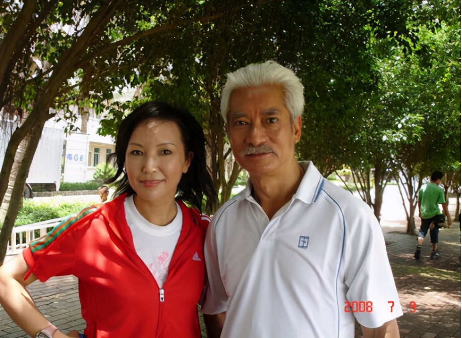香港女打星靠苗翠花走红，曾批章子怡不配打星，现成国家一级教练