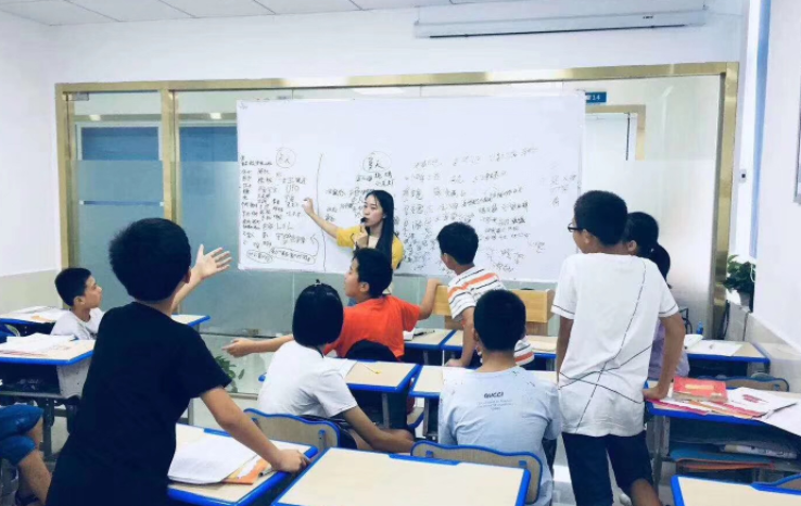 培训机构刚倒下，原班人马的“奶茶店”又应运而生，叫人猝不及防