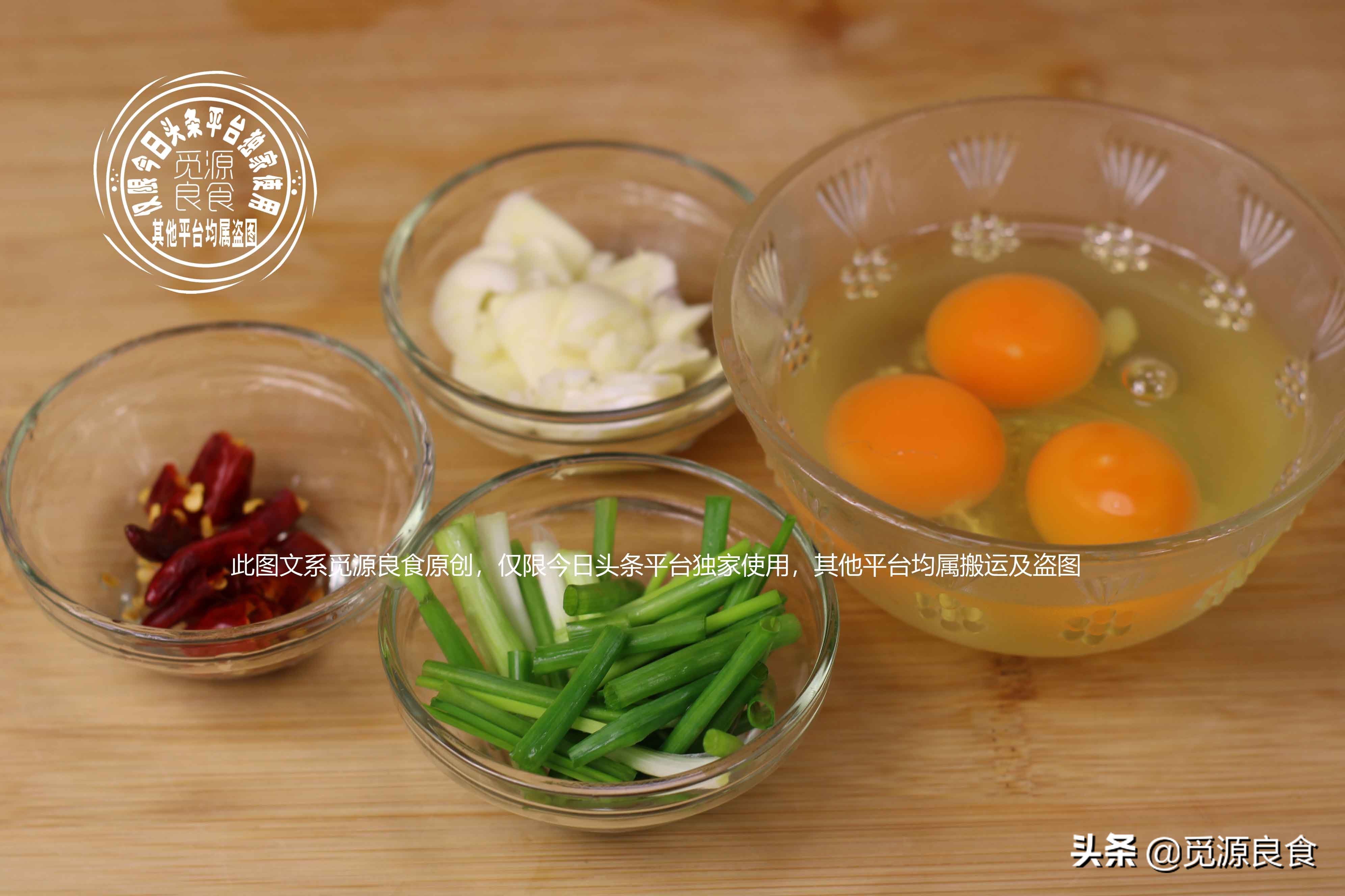 包菜炒鸡蛋做法（鸡蛋炒包菜，原来诀窍这么简单）