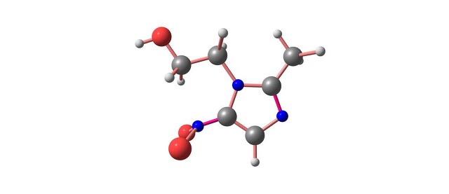 口腔溃疡，醋酸地塞米松口腔贴片与甲硝唑口腔贴片用哪个？