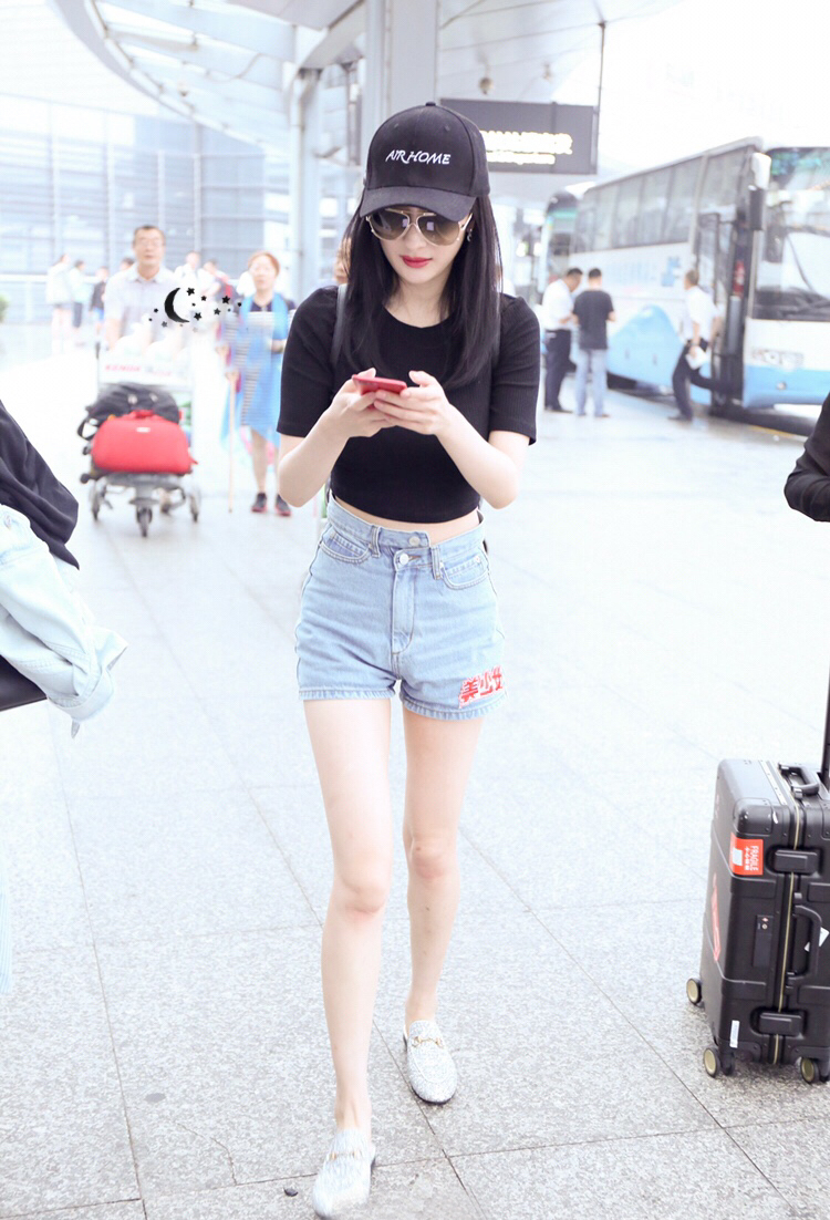 杨幂穿牛仔裤图片大全(杨幂这样穿衣像开挂) - 赤虎壹号