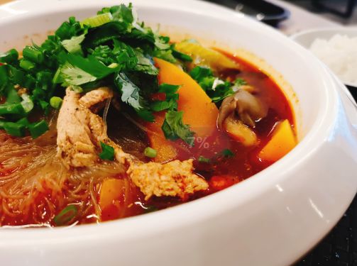 重庆这所高校：坐拥四大校区，出门就是地铁，食堂宿舍堪称