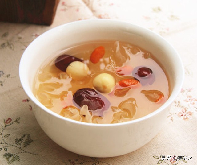 銀耳蓮子湯,銀耳蓮子湯的功效和作用