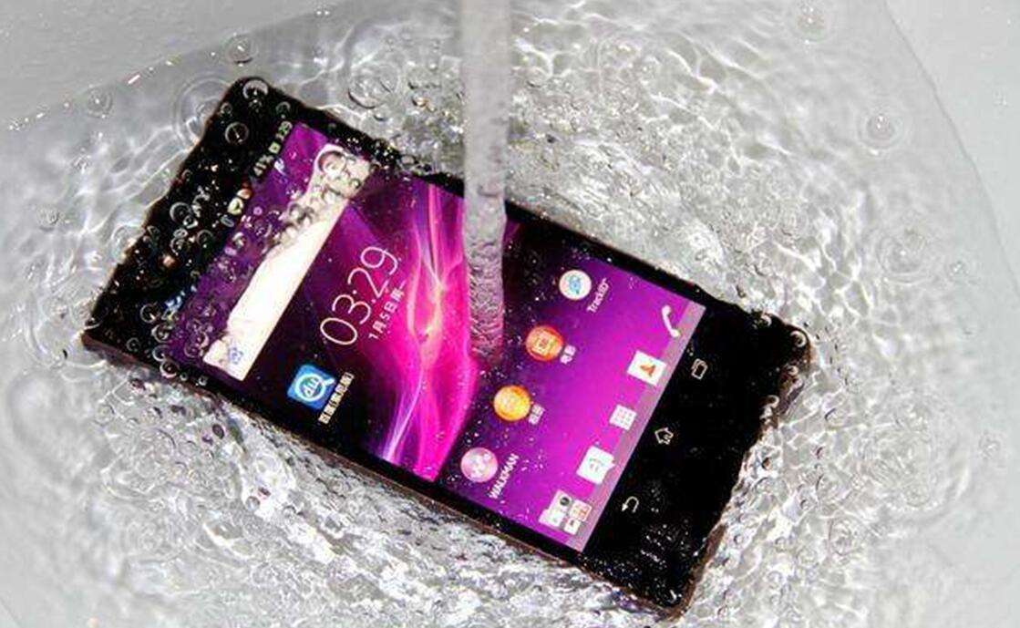 手机进水了怎么处理比较好？可以选择这些方法进行处理 3