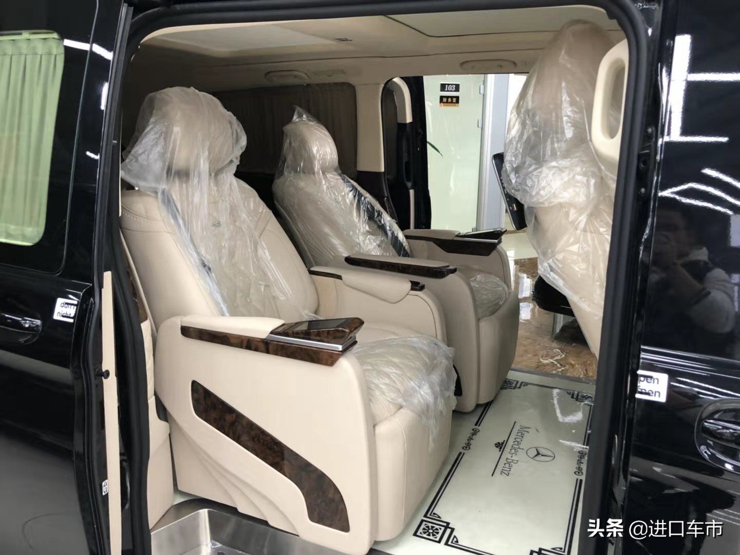 奔驰迈巴赫V250，高端商务车空间大、配置豪华、乘坐舒适