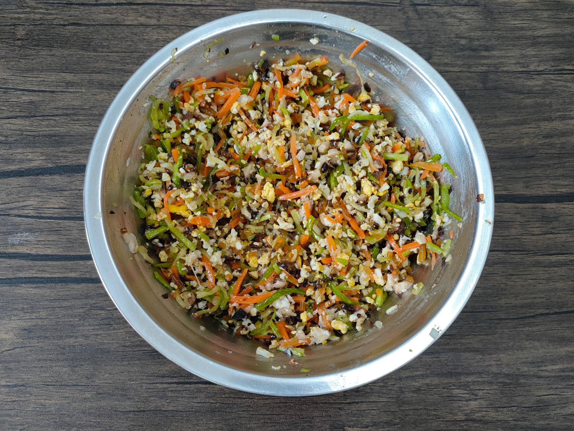 早餐馅饼，懒人喜欢做的一道美食，几样蔬菜一起烙，出锅香浓味好