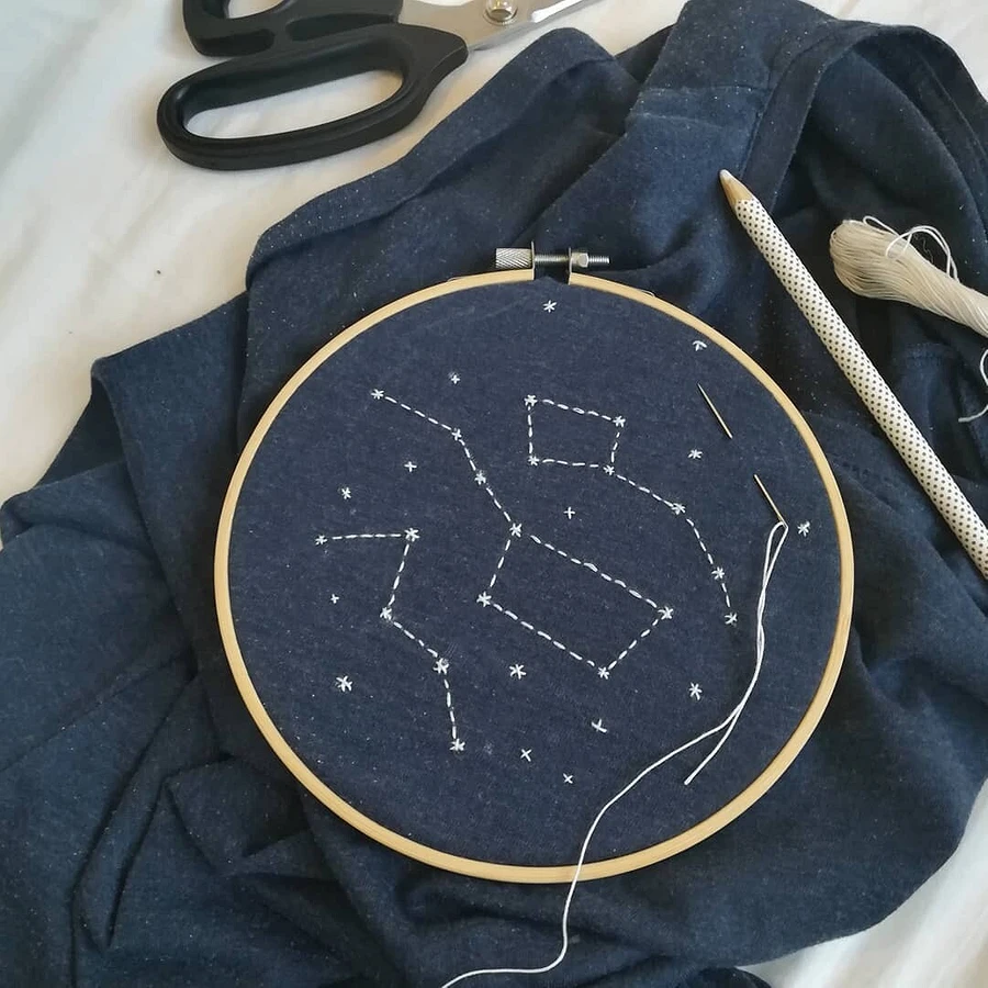 手工刺绣在T恤上看起来更加时尚，20种刺绣图案，一款比一款好看