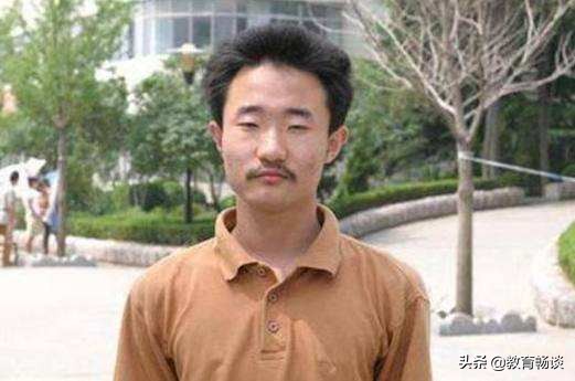 我国高考裸分最高的三个人，第一纪录无人破，最后一位令人敬佩