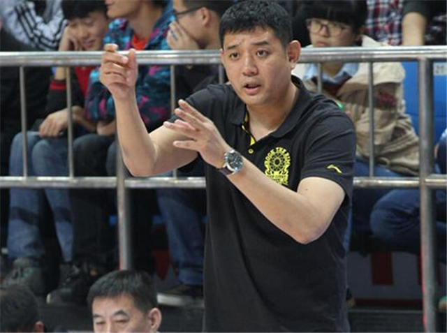 巩晓彬为什么能在nba(巅峰时期的巩晓彬能在NBA立足? 你真的知道吗?)