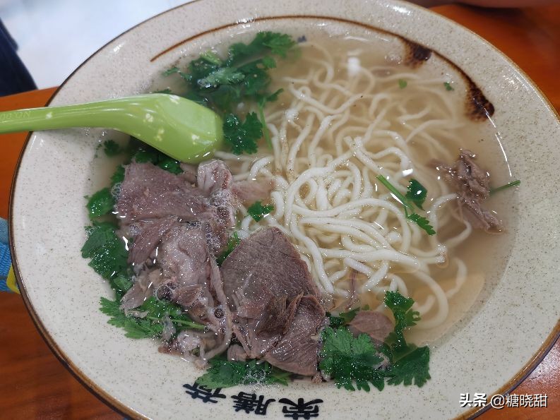 水城羊肉粉（贵州特色美食水城羊肉粉探店）