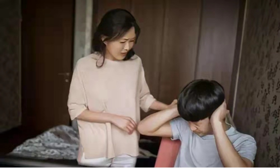 一位农村母亲的亲身感言：后悔高三选择陪读，对儿子成绩影响不小