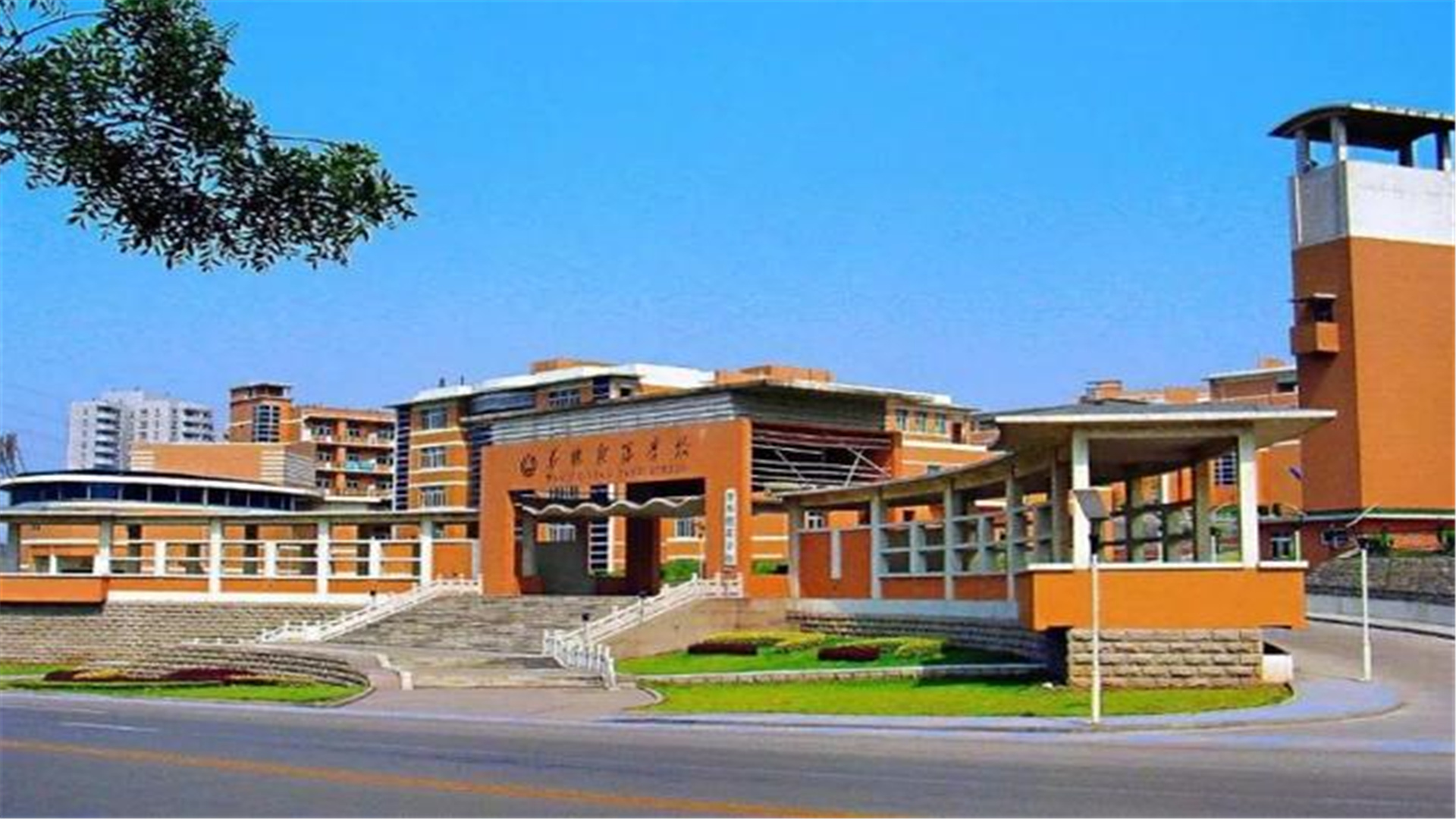 淄博这3所“贵族小学”，办学质量优异，学费最低每年1.7万