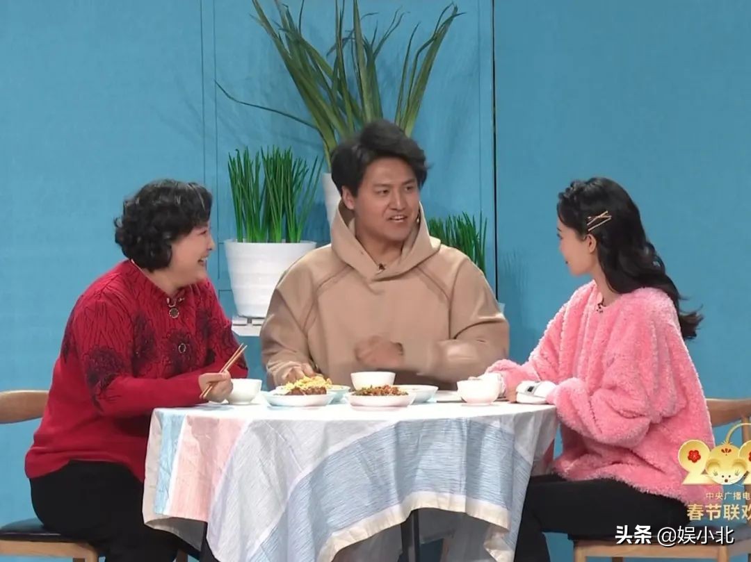 贾玲何止“救”了张小斐，她手下的四员大将，哪个没被生活毒打？