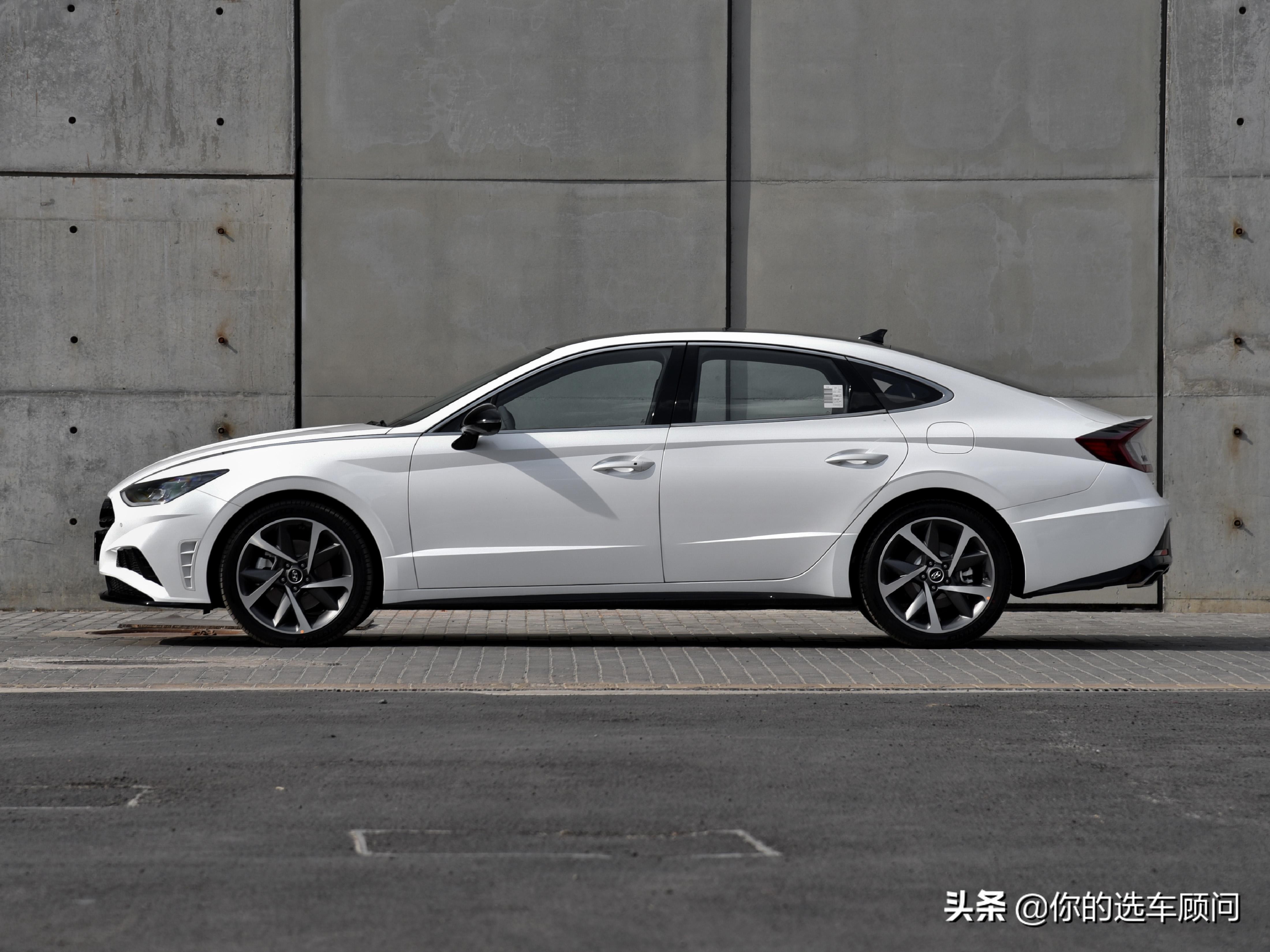 大马力增压油耗仅6.9L，长近5米的合资中型车，带你看现代索纳塔