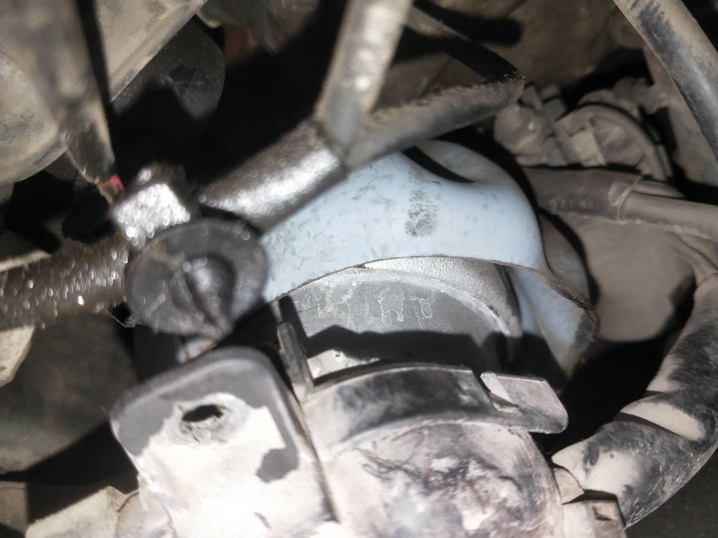 奥迪2.8V6发动机故障一大堆，最吓人的是差点把发动机甩出去