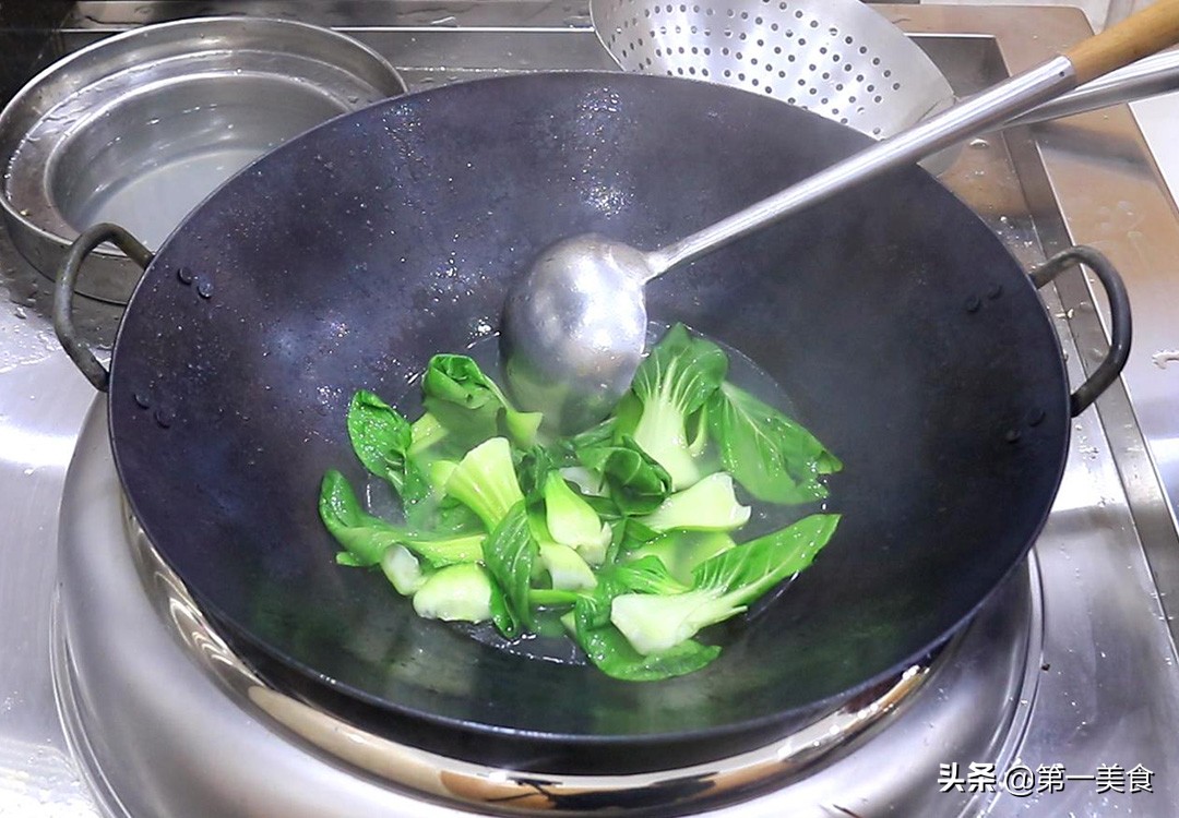 减肥不用吃得太单调，6道家常菜，热量低又健康，别再吃水煮了