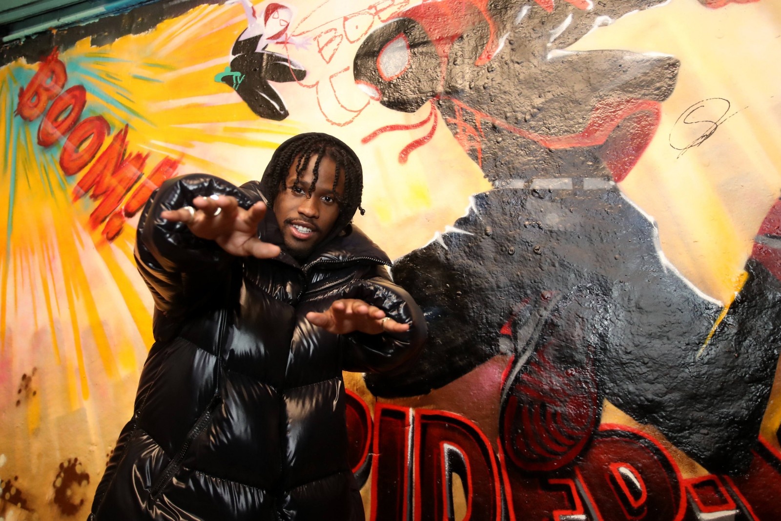 《蜘蛛侠:平行宇宙》主创亮相伦敦 六蛛齐聚破次元