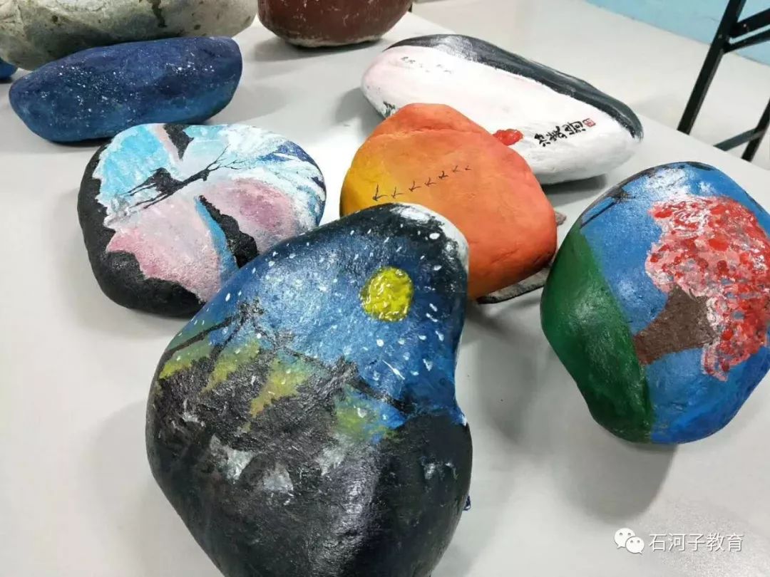 八师石河子市打造特色校园文化 助推教育均衡发展