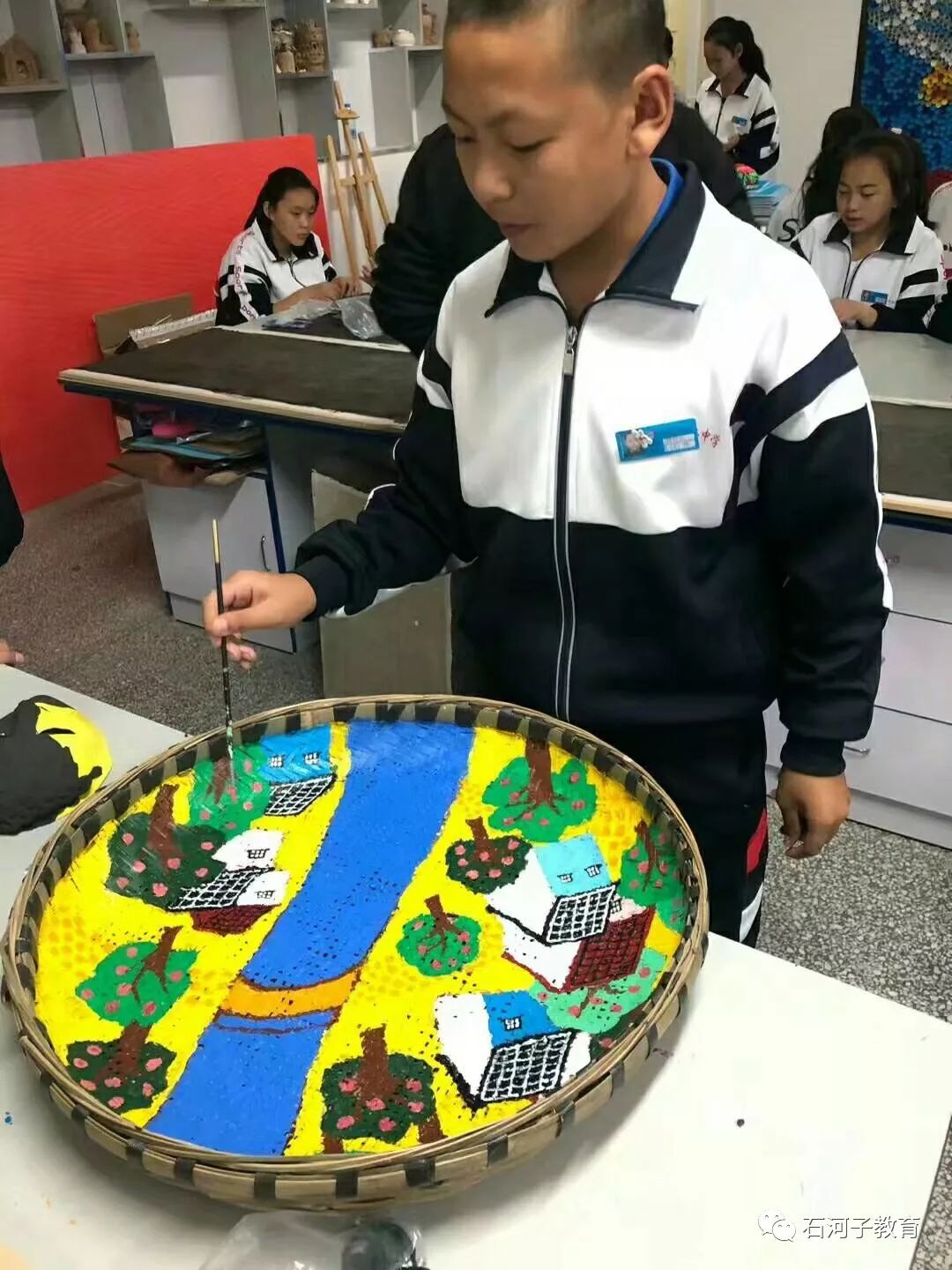 八师石河子市打造特色校园文化 助推教育均衡发展