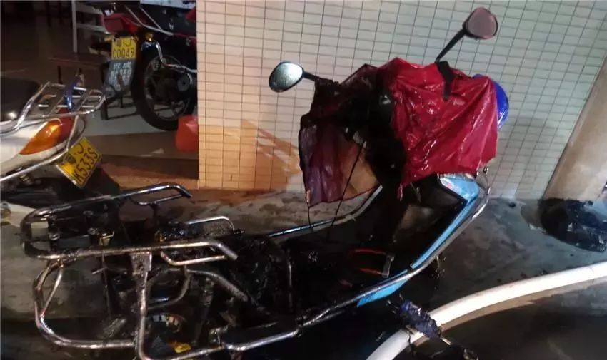 「今日热点」1秒夺命，母子双亡！电动自行车突然爆炸……