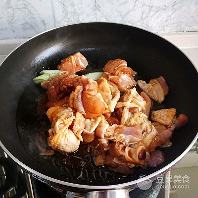 香菇炖鸡,香菇炖鸡的做法