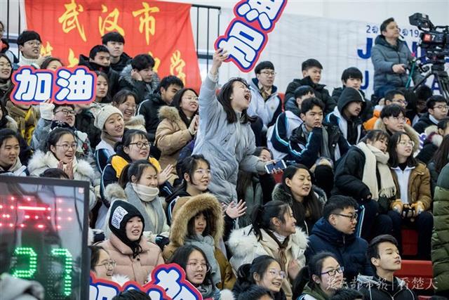 湖北省有哪些nba球队(湖北校园篮球初中组巅峰对决，武汉六中问鼎冠军)