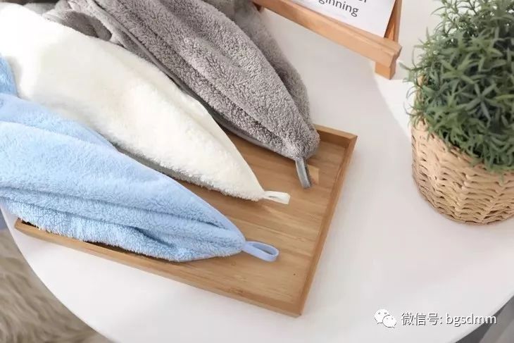 永不发臭的日本抗菌除螨毛巾，比纯棉毛巾好用10000倍，3秒吸干1斤水！家里毛巾该升级了