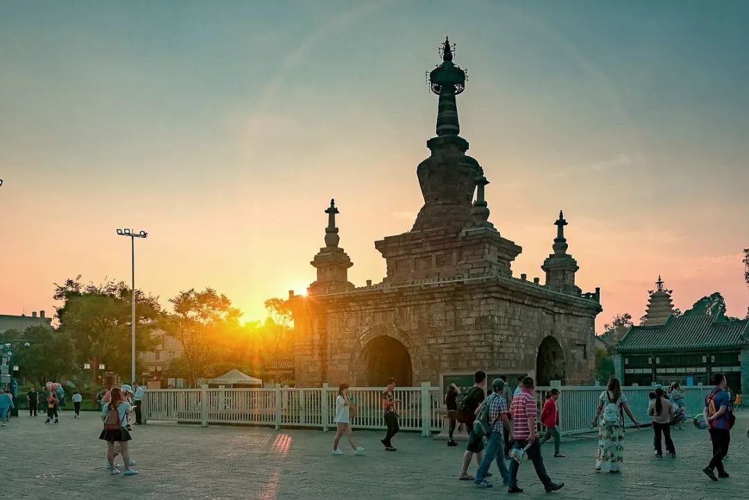 昆明地铁沿线旅游景点图片