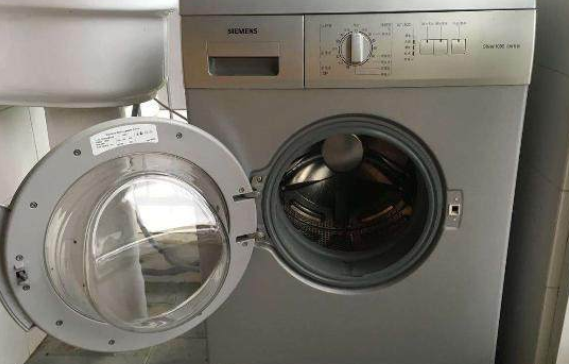 买洗衣机别再选滚筒的,听售后人员良心分析,终于明白其中利弊