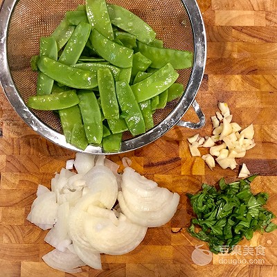 荷蘭豆炒肉,荷蘭豆炒肉的做法