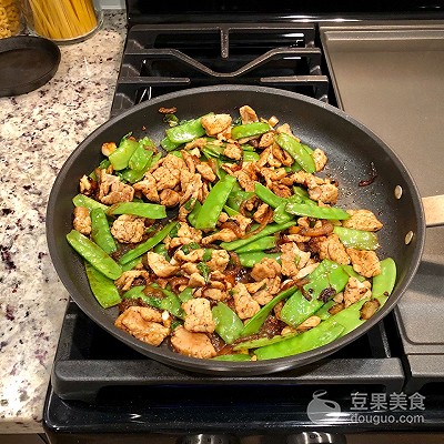 荷蘭豆炒肉,荷蘭豆炒肉的做法