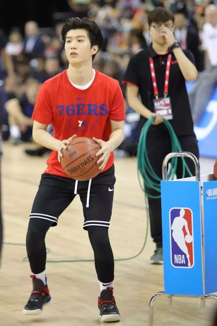 nba为什么会请蔡徐坤(NBA为什么会选择流量明星蔡徐坤？)