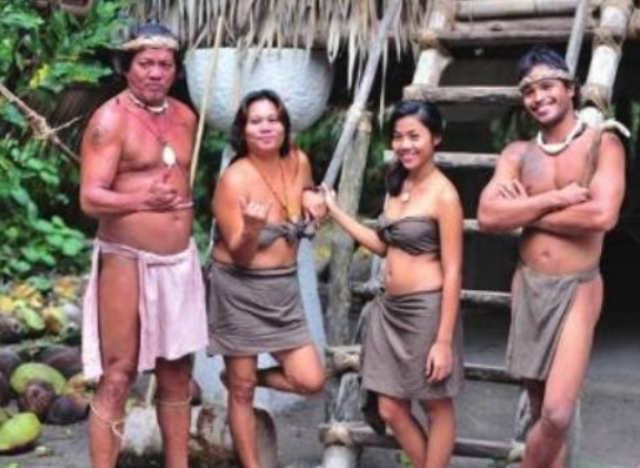 美国有一个神秘部落，女性喜欢用贝壳当衣服，地位比男性高！