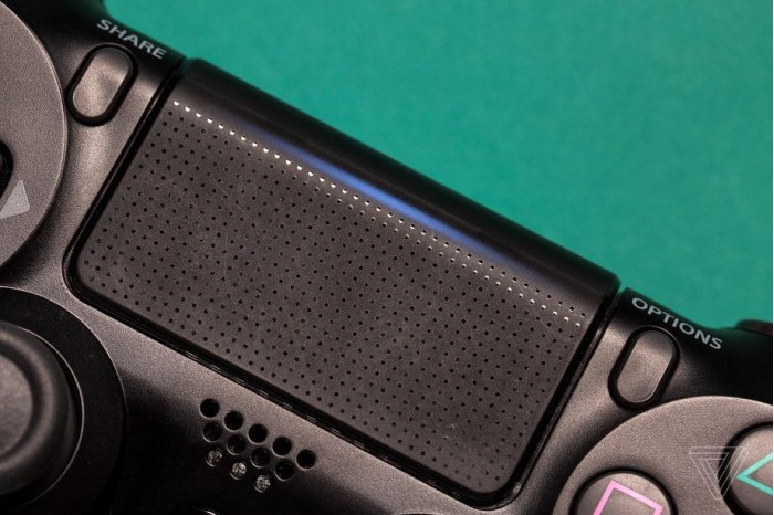 超大号暂停键：论PS4手柄Dualshock 4触控面板
