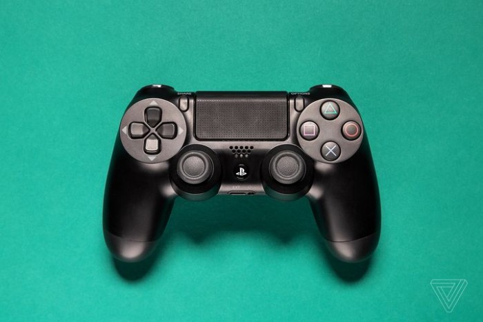 超大号暂停键：论PS4手柄Dualshock 4触控面板