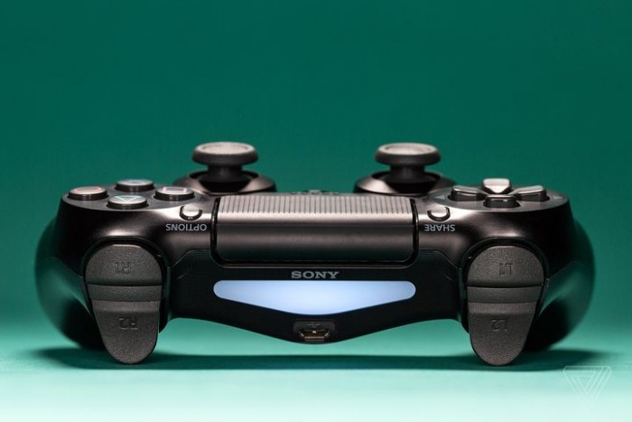 超大号暂停键：论PS4手柄Dualshock 4触控面板