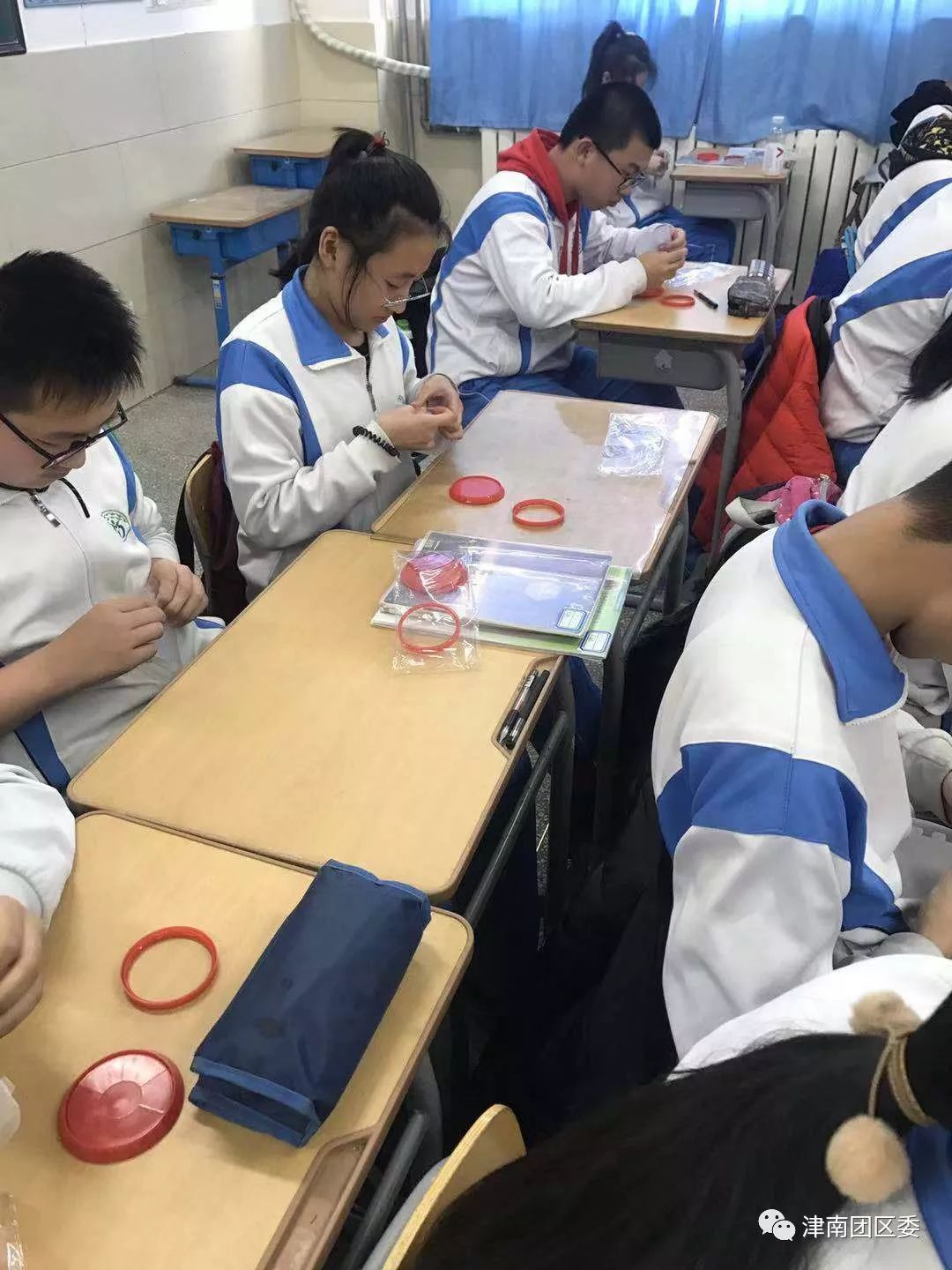 开学千万课，重要第一课，团团拉小手，共建新津南