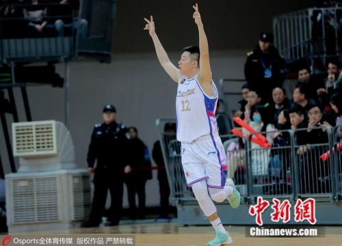 刘帅cba哪里人(打野球 辗转NBL 3次受挫：CBA选秀探花的追梦之路)