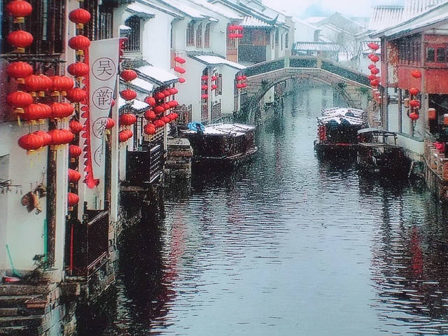 一袭江南梦，醉卧烟雨中！