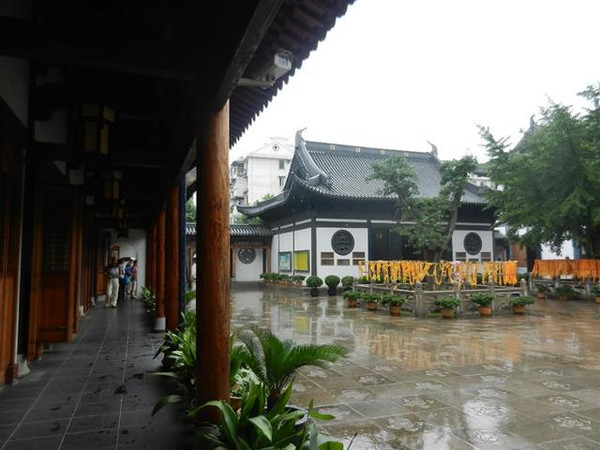 2013年6月29日，上海普陀（真如寺），上海浦东