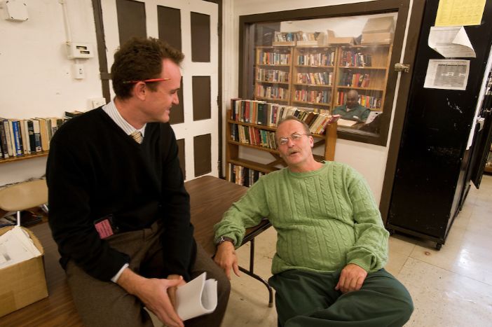 这所世界上最凶残的大学，学生都是杀人、抢劫犯却打败哈佛学霸：重启人生，任何时候都不晚