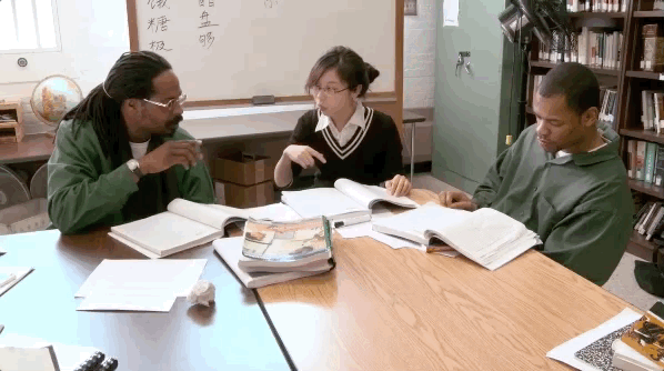 这所世界上最凶残的大学，学生都是杀人、抢劫犯却打败哈佛学霸：重启人生，任何时候都不晚