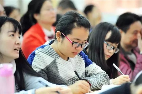 最新！郑州金水、惠济、郑东新区、登封招聘百名教师和高层次人才！