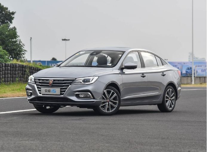 【e汽车】全新艾瑞泽5,荣威i5和桑塔纳,谁是最值得买的a级轿车