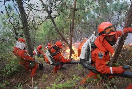 跟踪|四川省红十字基金：3040911元捐款平均支付给30名凉山救火英雄家属