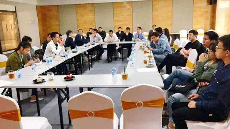 欠款超575万？奔驰女车主被追债！女车主回应...