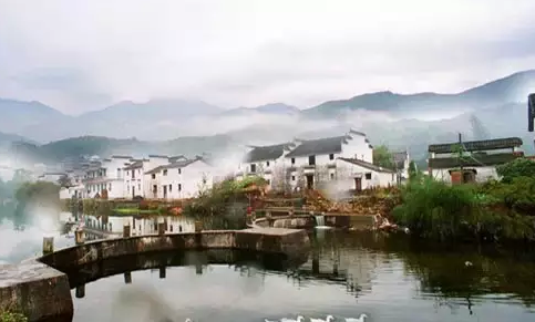 一袭江南梦，醉卧烟雨中！