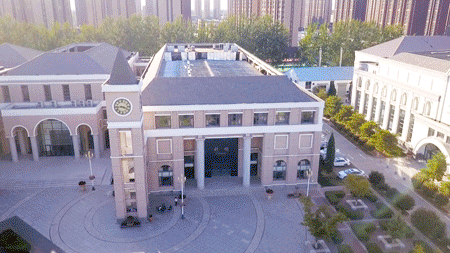 一年学费8W+的大学，吃什么？