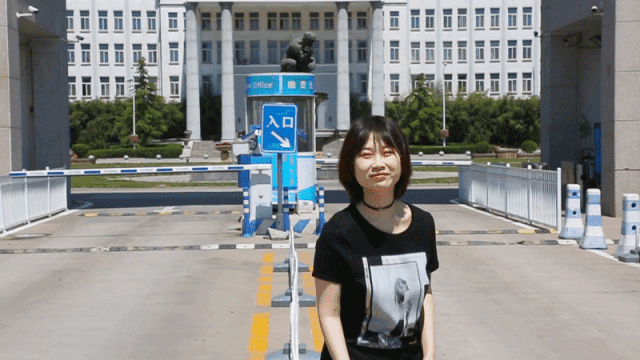 一年学费8W+的大学，吃什么？