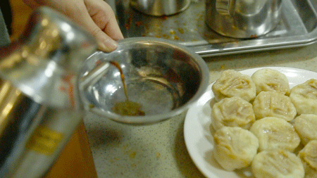 一年学费8W+的大学，吃什么？